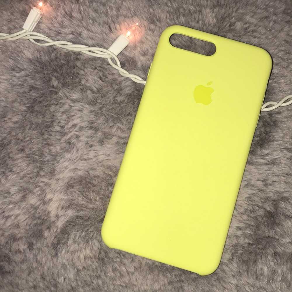 iPhone 7/8 plus Silicone case in yellow , Genuine